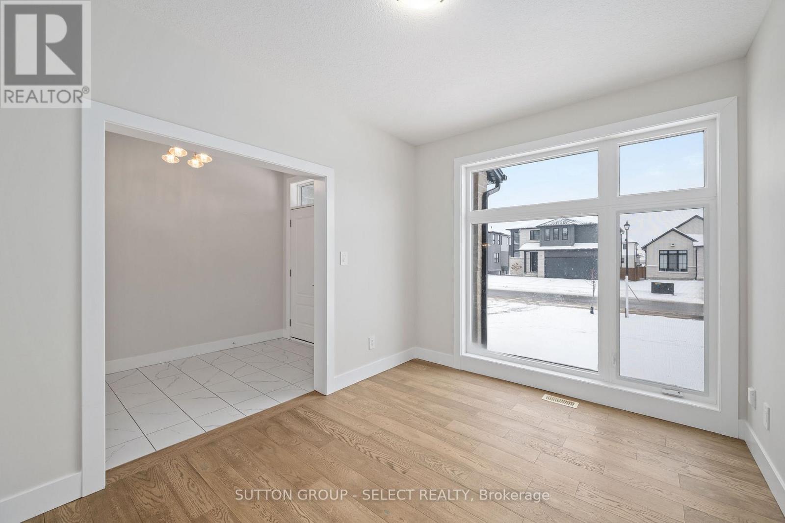 70 Royal Crescent, Southwold (Talbotville), Ontario  N5P 3T2 - Photo 6 - X12670832