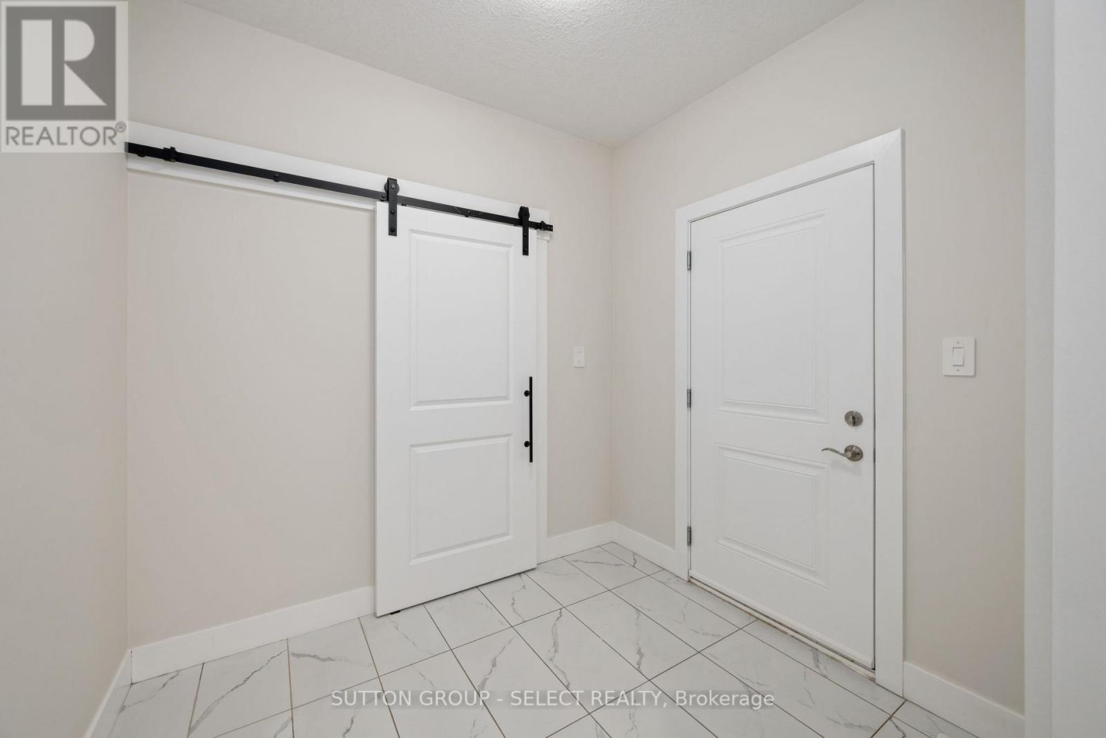 70 Royal Crescent, Southwold (Talbotville), Ontario  N5P 3T2 - Photo 9 - X12670832