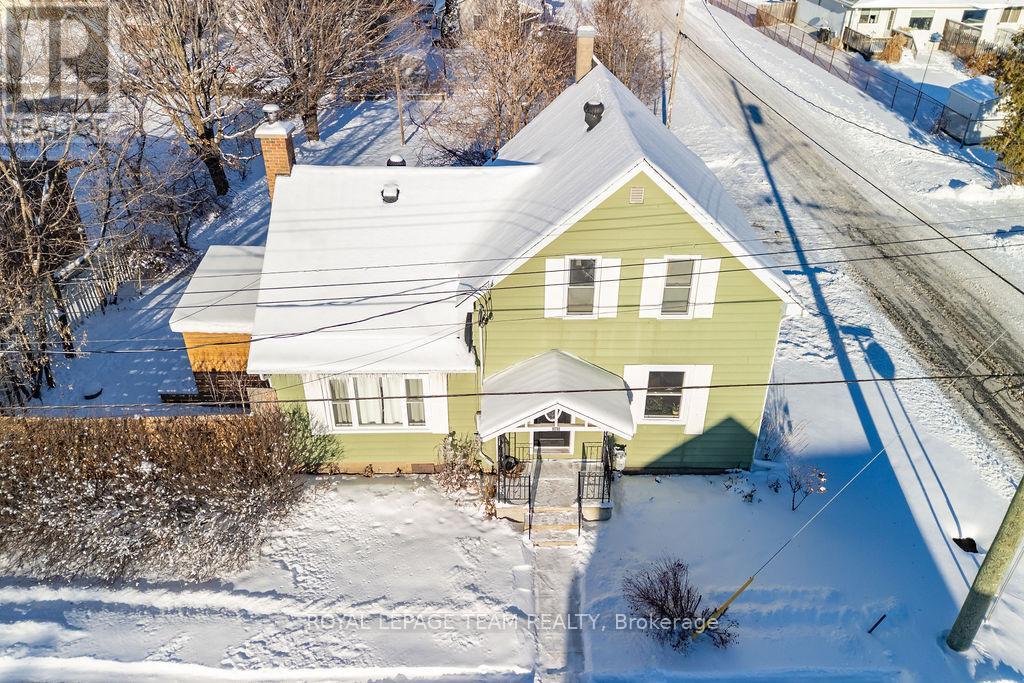 212 PRINCE STREET W, Renfrew, Ontario