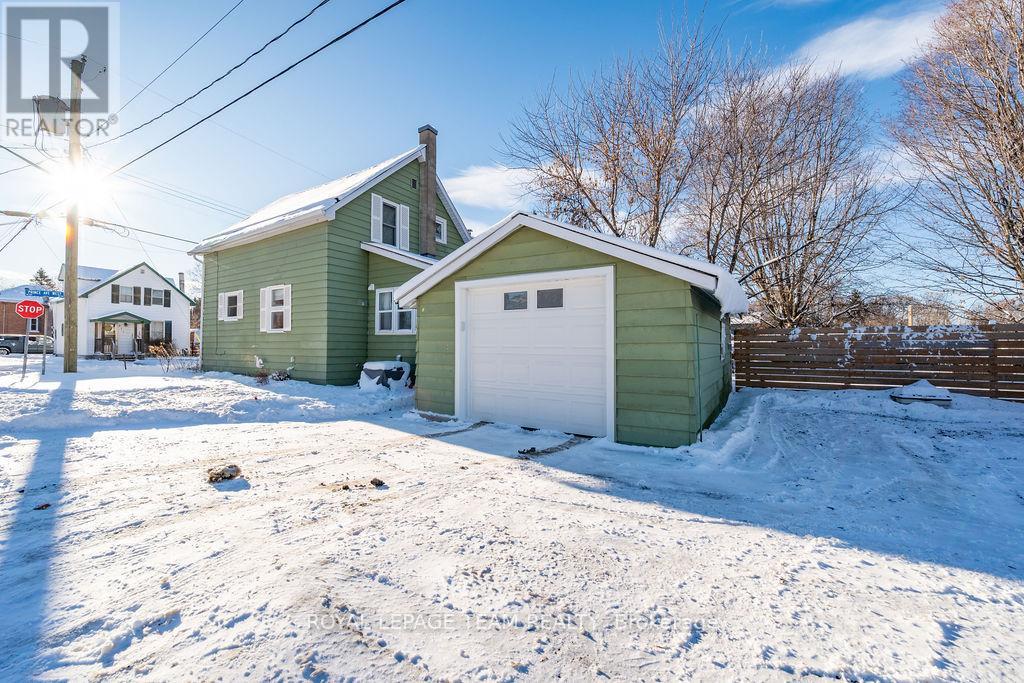 212 Prince Street W, Renfrew, Ontario  K7V 2V7 - Photo 37 - X12670838