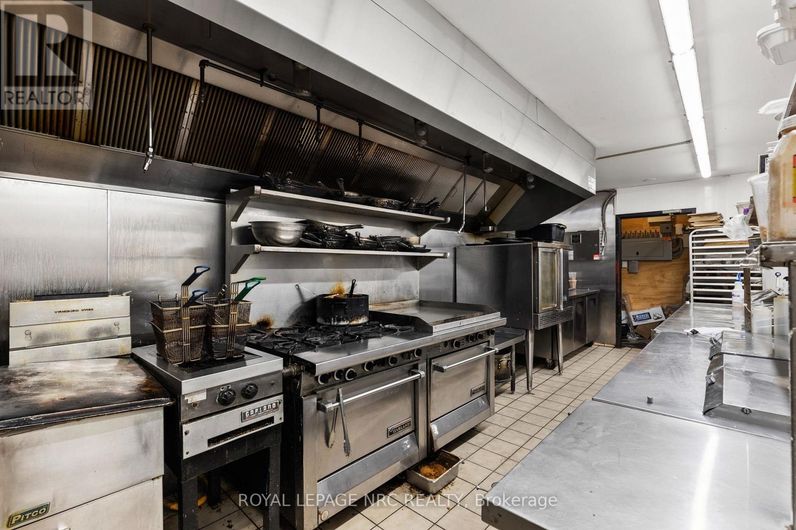 3904 Victoria Avenue, Lincoln, Ontario  L0R 2C0 - Photo 13 - X12670820