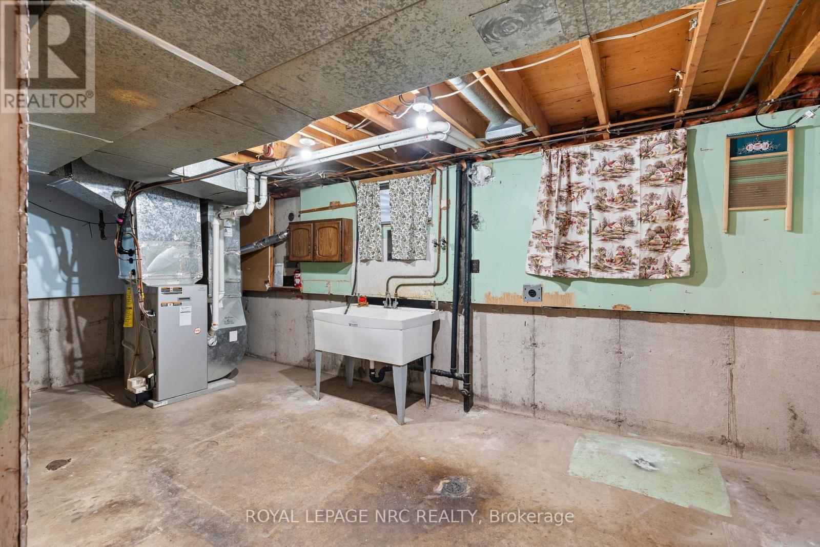 16 Appleford Road, St. Catharines, Ontario  L2P 3M3 - Photo 19 - X12670848