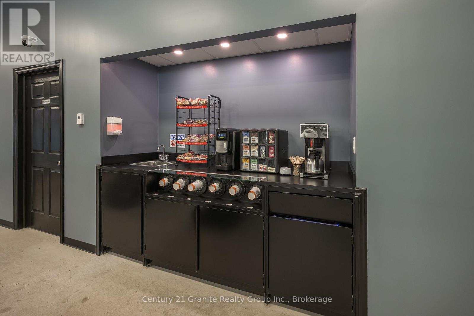 2246 Loop Road, Highlands East, Ontario K0L 3C0 - Photo 19 - X12670826