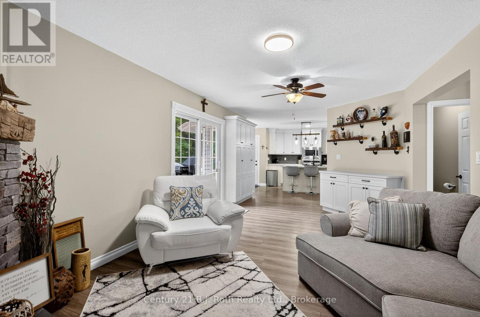 83 Wozniak Road, Penetanguishene, Ontario L9M 1W6 - Photo 12 - S12665460