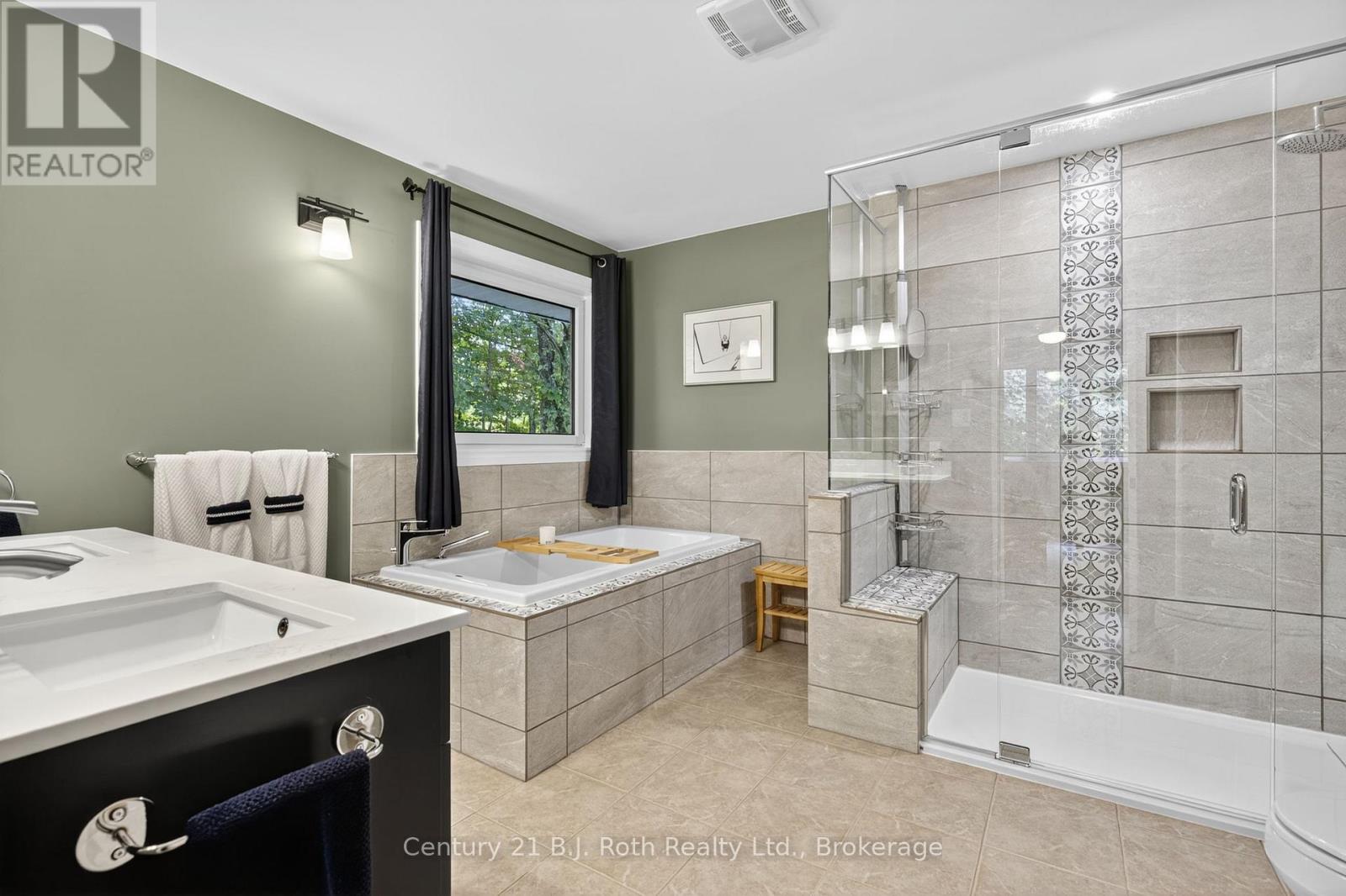 83 Wozniak Road, Penetanguishene, Ontario L9M 1W6 - Photo 21 - S12665460