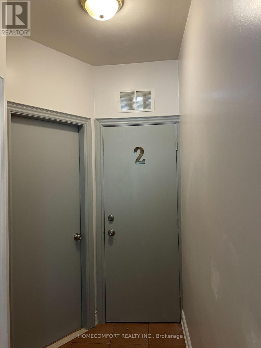 Main - 83 Hounslow Heath Road, Toronto, Ontario  M6N 1G7 - Photo 4 - W12670822