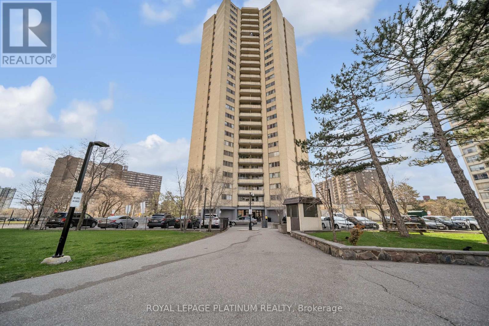 408 - 330 Dixon Road, Toronto, Ontario  M9R 1S9 - Photo 2 - W12670840