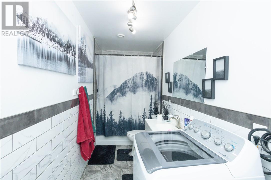 3235 Errington Avenue, Chelmsford, Ontario  P0M 1L0 - Photo 5 - 2125987