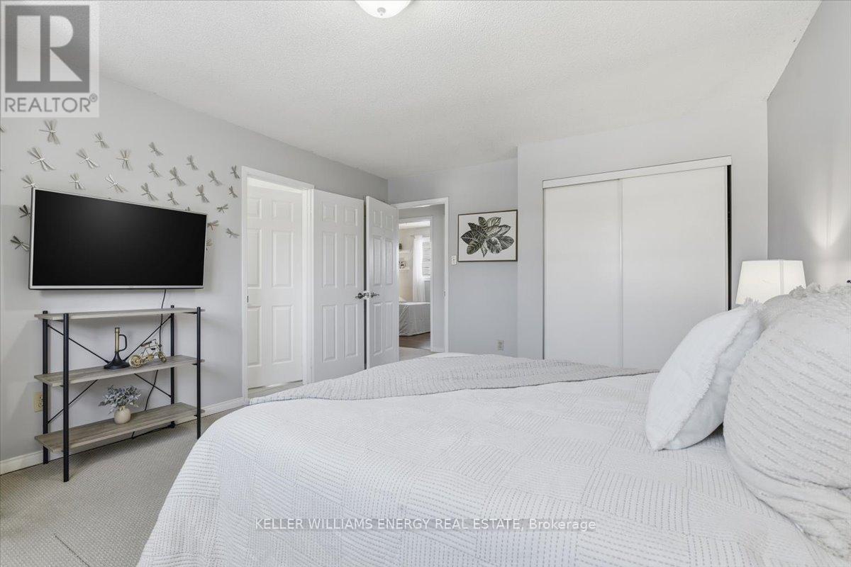 54 Farncomb Crescent, Clarington, Ontario  L1C 4L8 - Photo 11 - E12670854