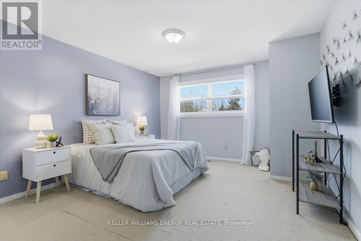 54 Farncomb Crescent, Clarington, Ontario  L1C 4L8 - Photo 12 - E12670854