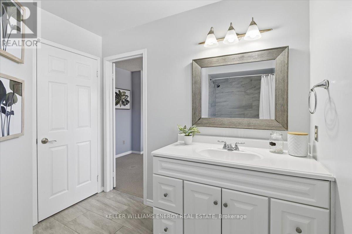 54 Farncomb Crescent, Clarington, Ontario  L1C 4L8 - Photo 16 - E12670854