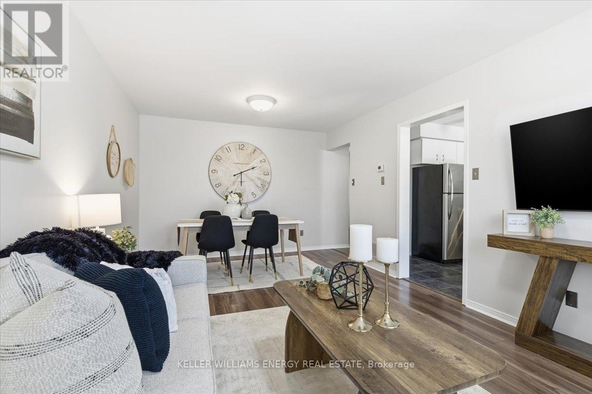 54 Farncomb Crescent, Clarington, Ontario  L1C 4L8 - Photo 3 - E12670854