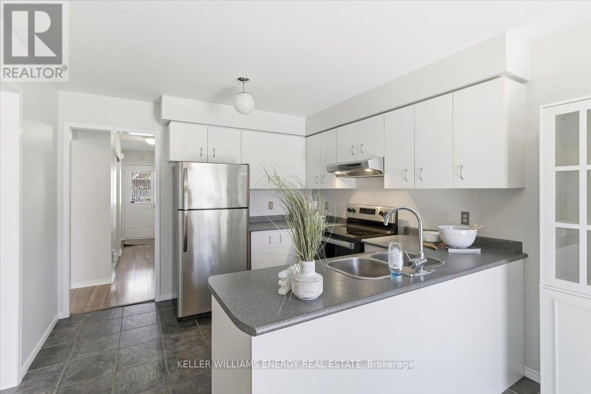 54 Farncomb Crescent, Clarington, Ontario  L1C 4L8 - Photo 6 - E12670854