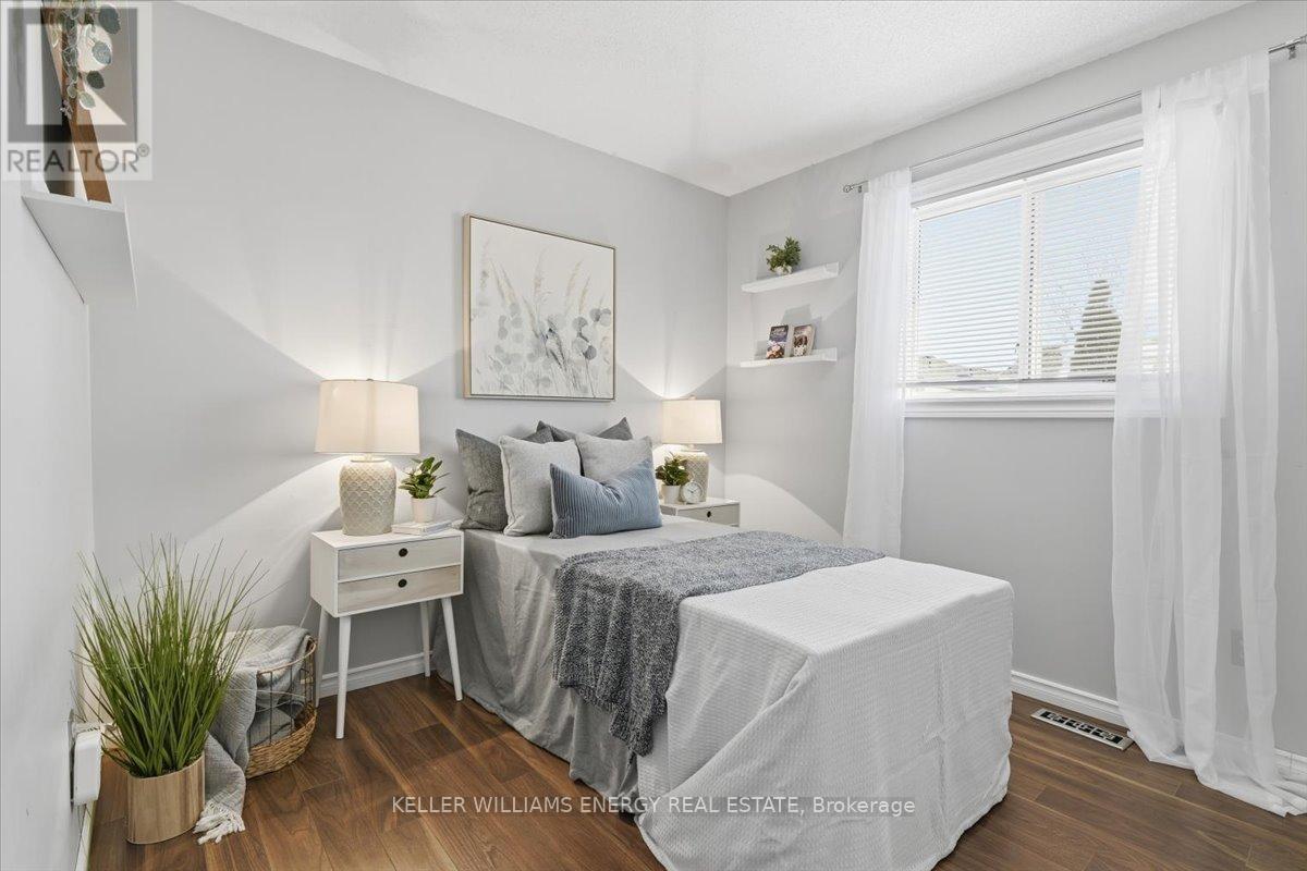 54 Farncomb Crescent, Clarington, Ontario  L1C 4L8 - Photo 8 - E12670854