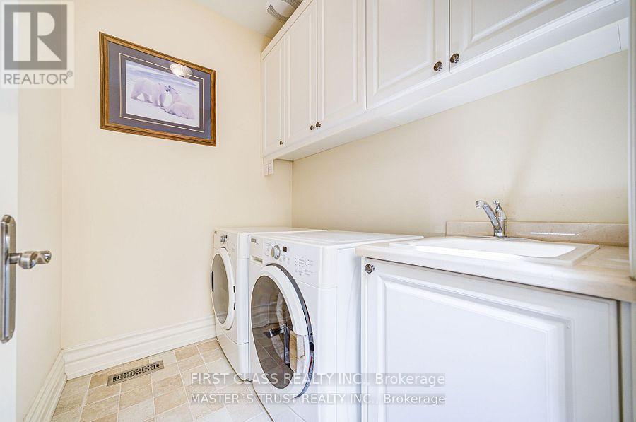 216 Parkview Avenue, Toronto, Ontario  M2N 3Y8 - Photo 34 - C12670872