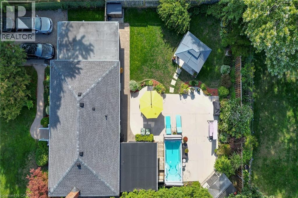 2105 Maplewood Drive, Burlington, Ontario  L7R 2C6 - Photo 2 - 40780808