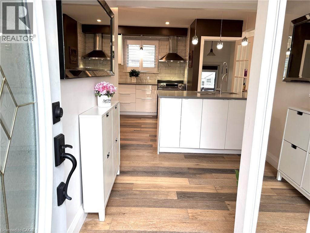 2105 Maplewood Drive, Burlington, Ontario  L7R 2C6 - Photo 7 - 40780808