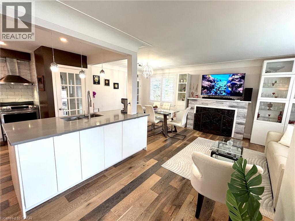 2105 Maplewood Drive, Burlington, Ontario  L7R 2C6 - Photo 12 - 40780808