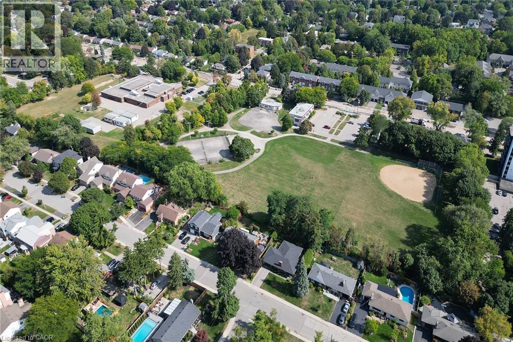 2105 Maplewood Drive, Burlington, Ontario  L7R 2C6 - Photo 4 - 40780808