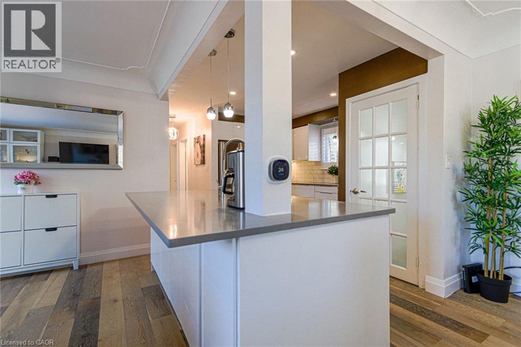 2105 Maplewood Drive, Burlington, Ontario  L7R 2C6 - Photo 17 - 40780808