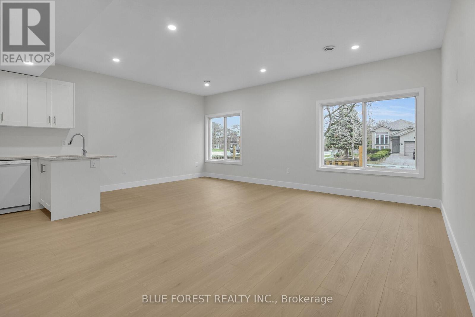 143 Marconi Court, London East, Ontario  N5V 0C9 - Photo 4 - X12669920