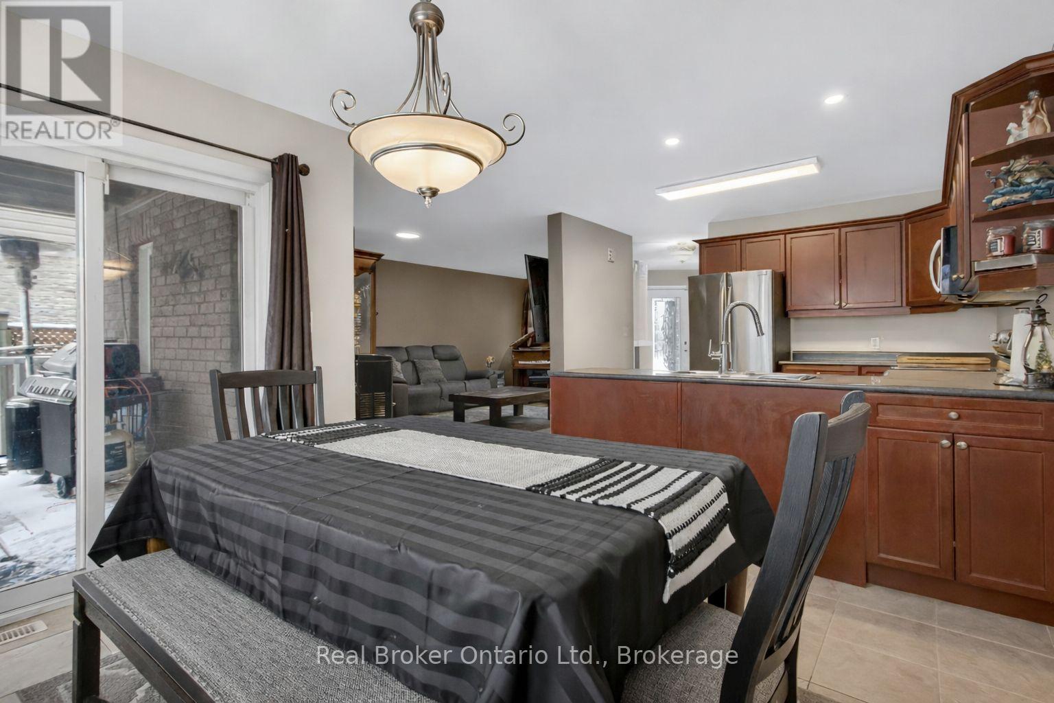 12 Langrell Avenue, Tillsonburg, Ontario  N4G 5X8 - Photo 7 - X12670874