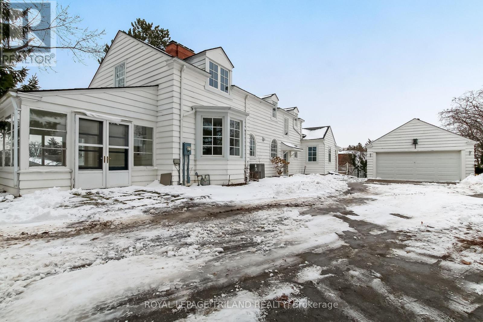 1965 Highland Heights, London South, Ontario  N6C 6C4 - Photo 4 - X12670878