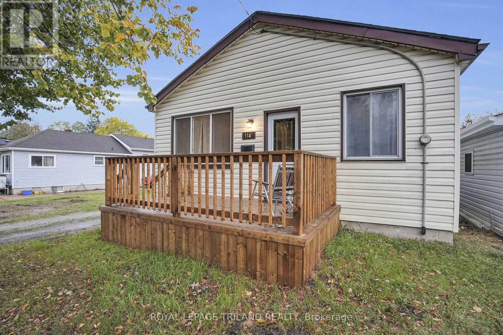 114 Emery Street W, London South, Ontario  N6J 1S1 - Photo 2 - X12670884