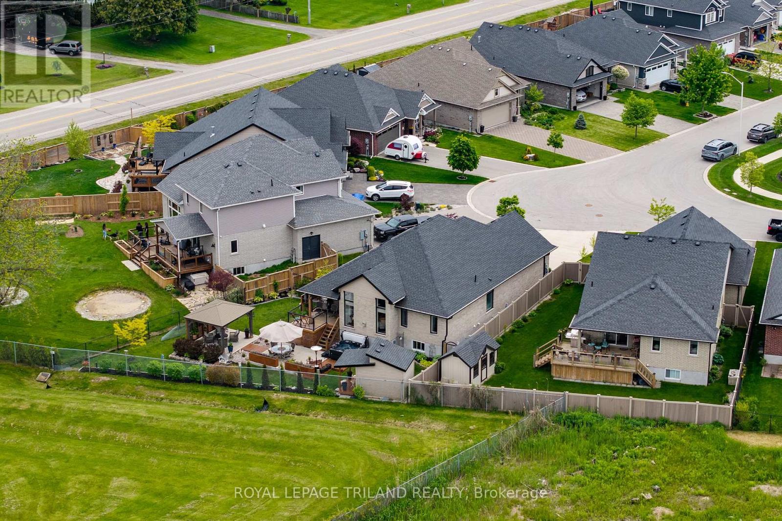 208 Emery Street, Central Elgin, Ontario  N5L 0A5 - Photo 4 - X12670942