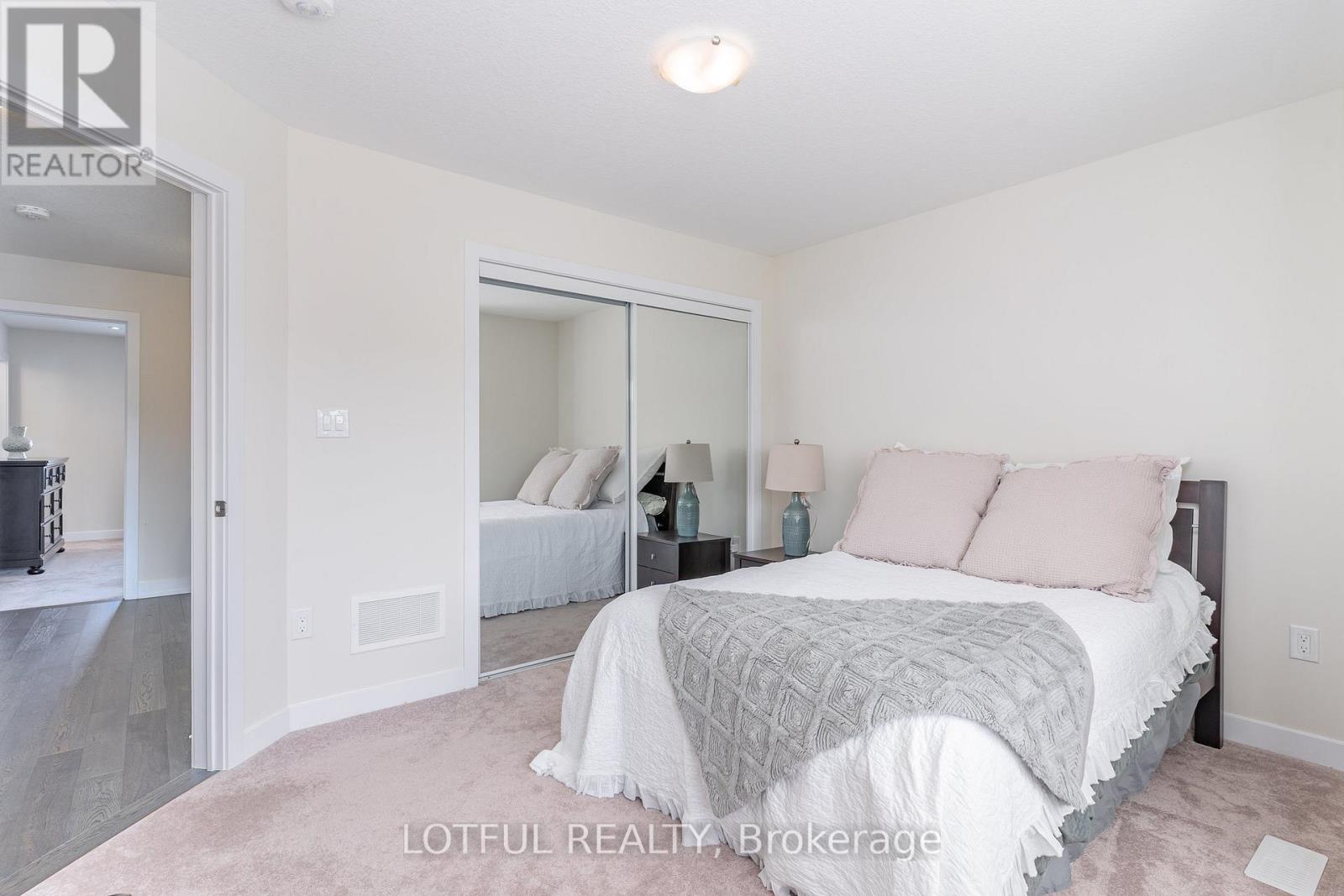 82 Lilac Circle, Haldimand, Ontario  N3W 0H6 - Photo 24 - X12670918