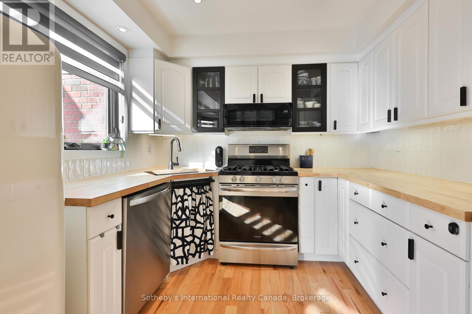 4 Fenton Drive, Hamilton, Ontario  L8B 0C8 - Photo 16 - X12670922