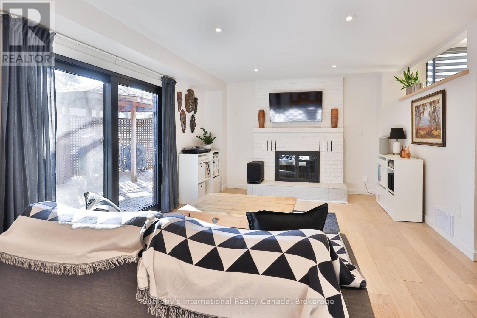 4 Fenton Drive, Hamilton, Ontario  L8B 0C8 - Photo 22 - X12670922