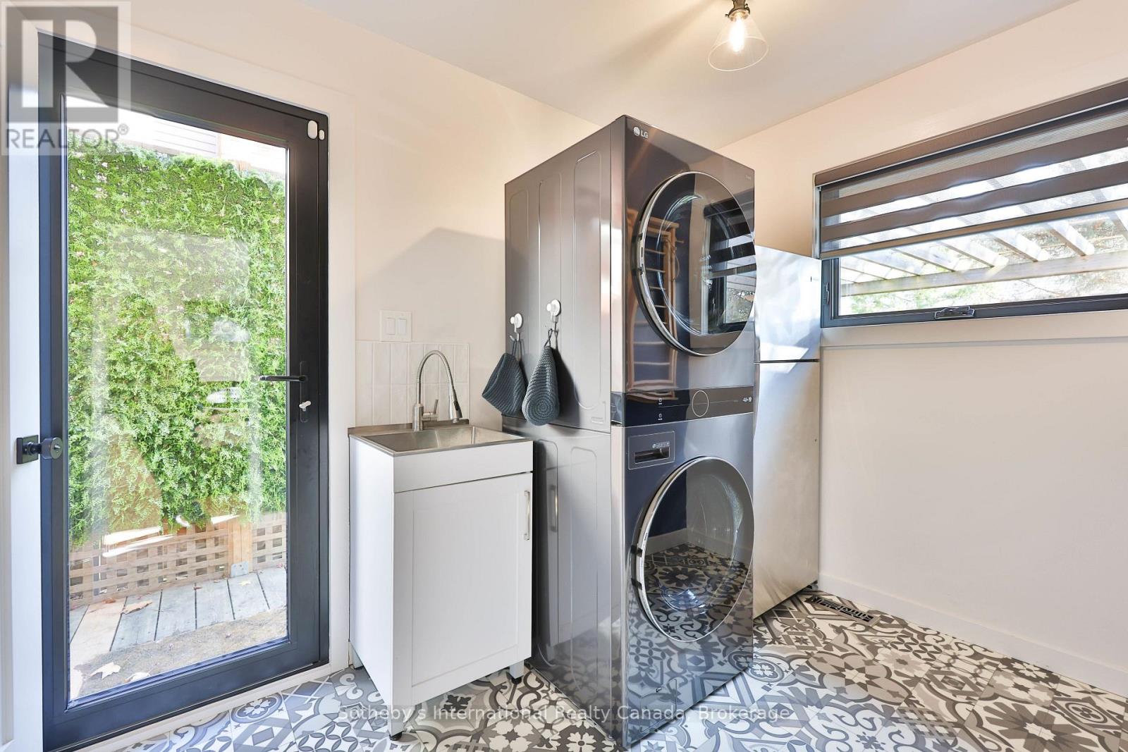 4 Fenton Drive, Hamilton, Ontario  L8B 0C8 - Photo 23 - X12670922