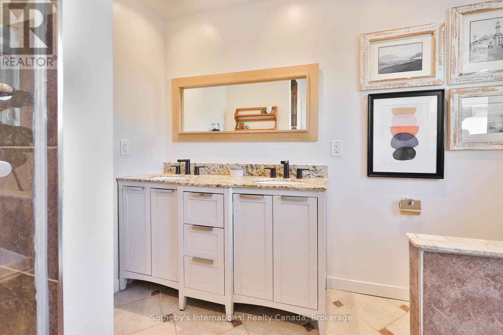 4 Fenton Drive, Hamilton, Ontario  L8B 0C8 - Photo 39 - X12670922