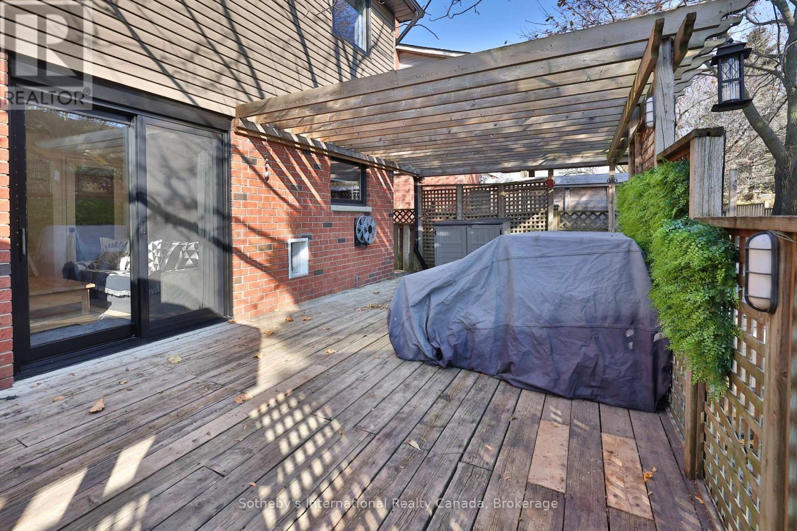 4 Fenton Drive, Hamilton, Ontario  L8B 0C8 - Photo 47 - X12670922