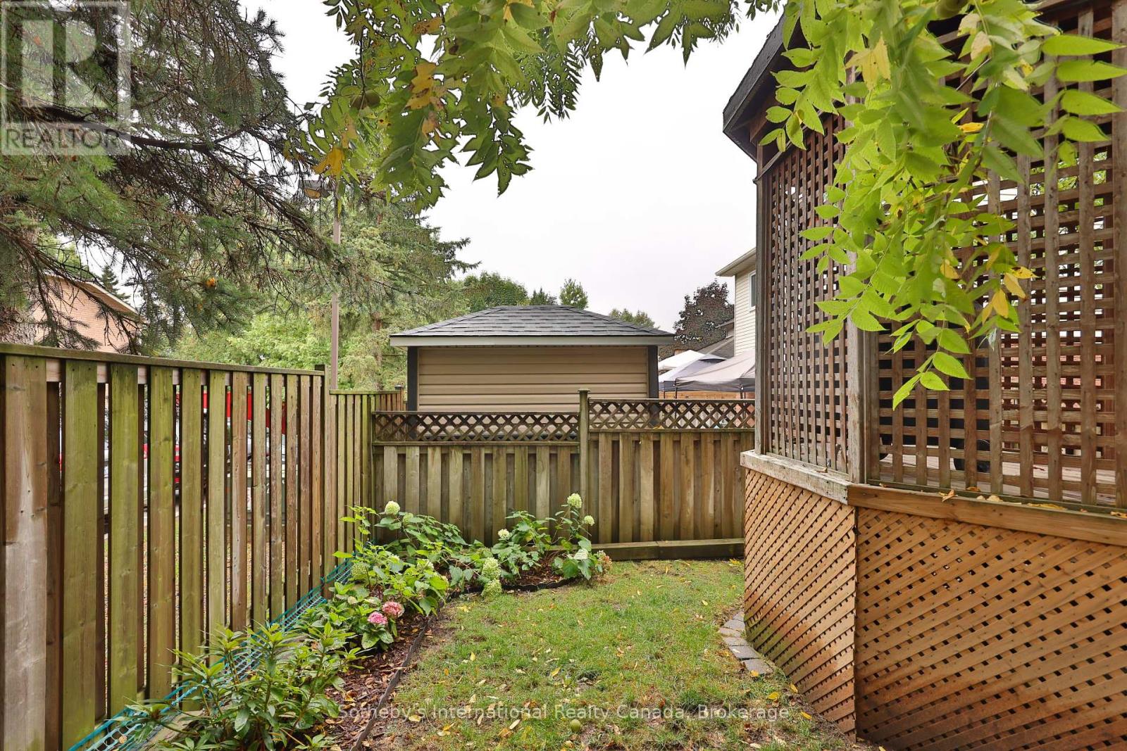 4 Fenton Drive, Hamilton, Ontario  L8B 0C8 - Photo 48 - X12670922