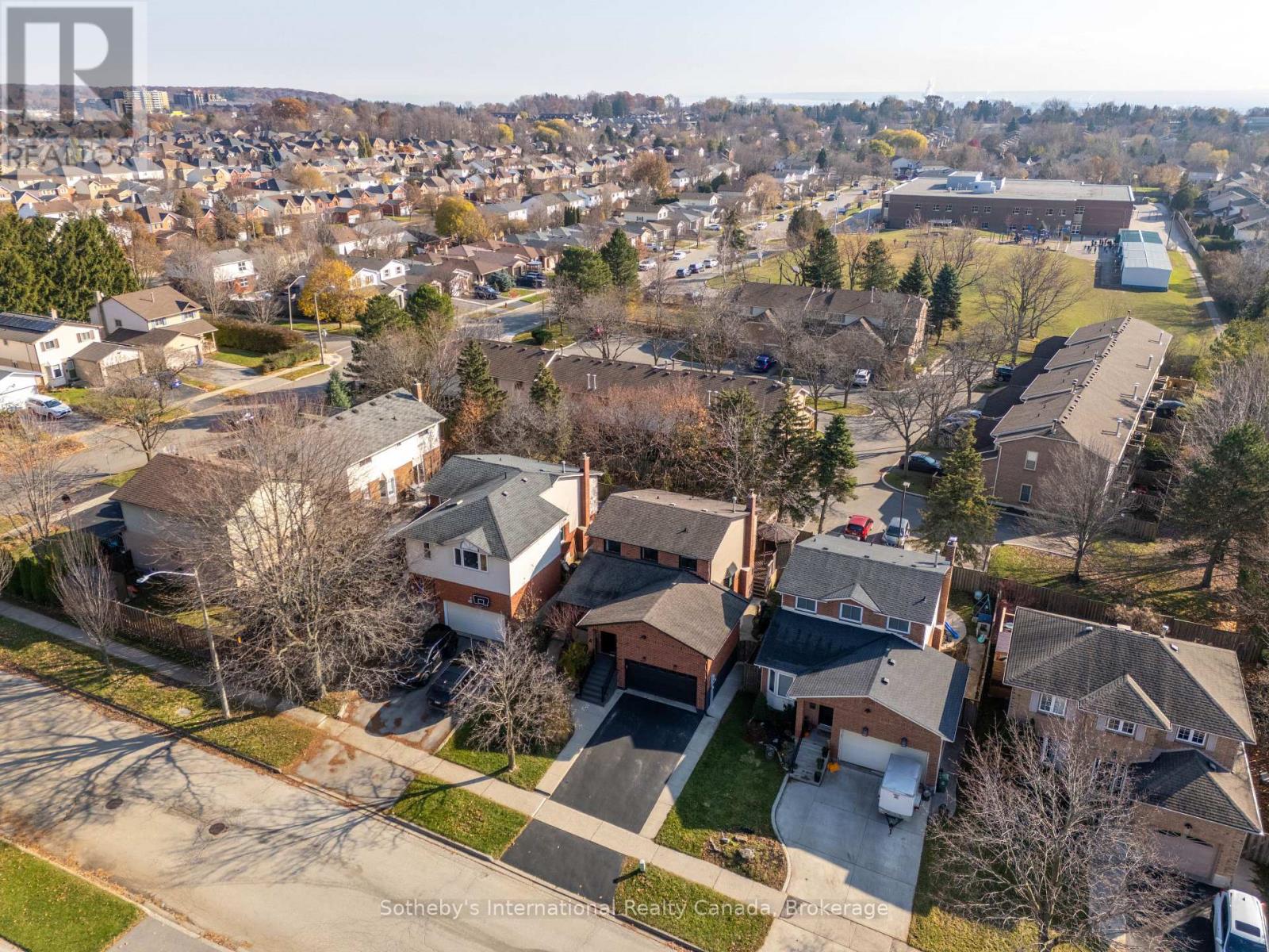 4 Fenton Drive, Hamilton, Ontario  L8B 0C8 - Photo 50 - X12670922