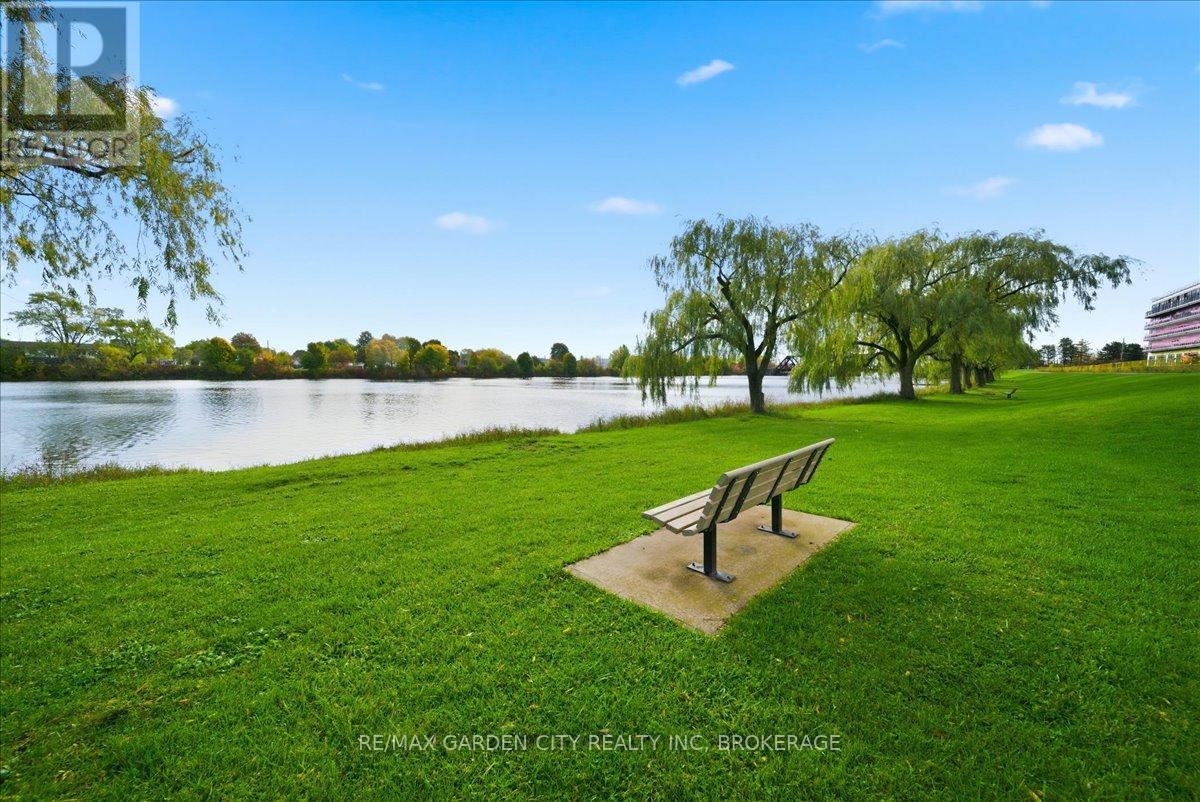 1402 - 330 Prince Charles Drive S, Welland, Ontario  L3C 7B3 - Photo 27 - X12670906