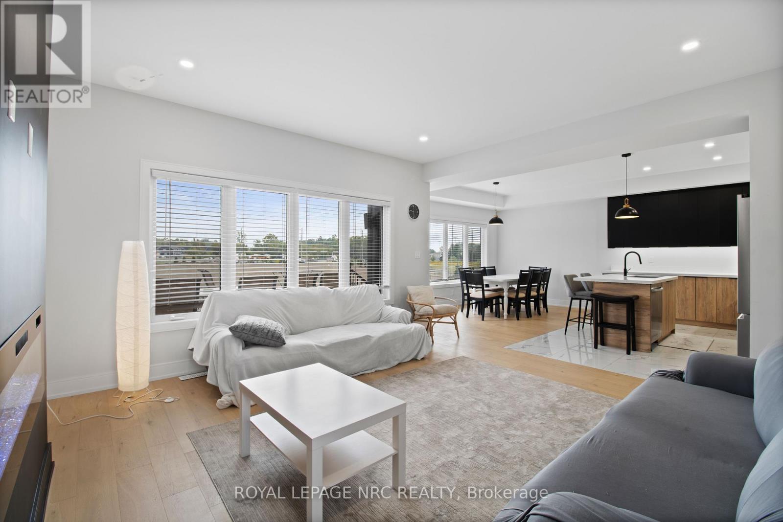 Upper - 7392 Splendour Drive, Niagara Falls, Ontario  L2H 3V8 - Photo 11 - X12670962