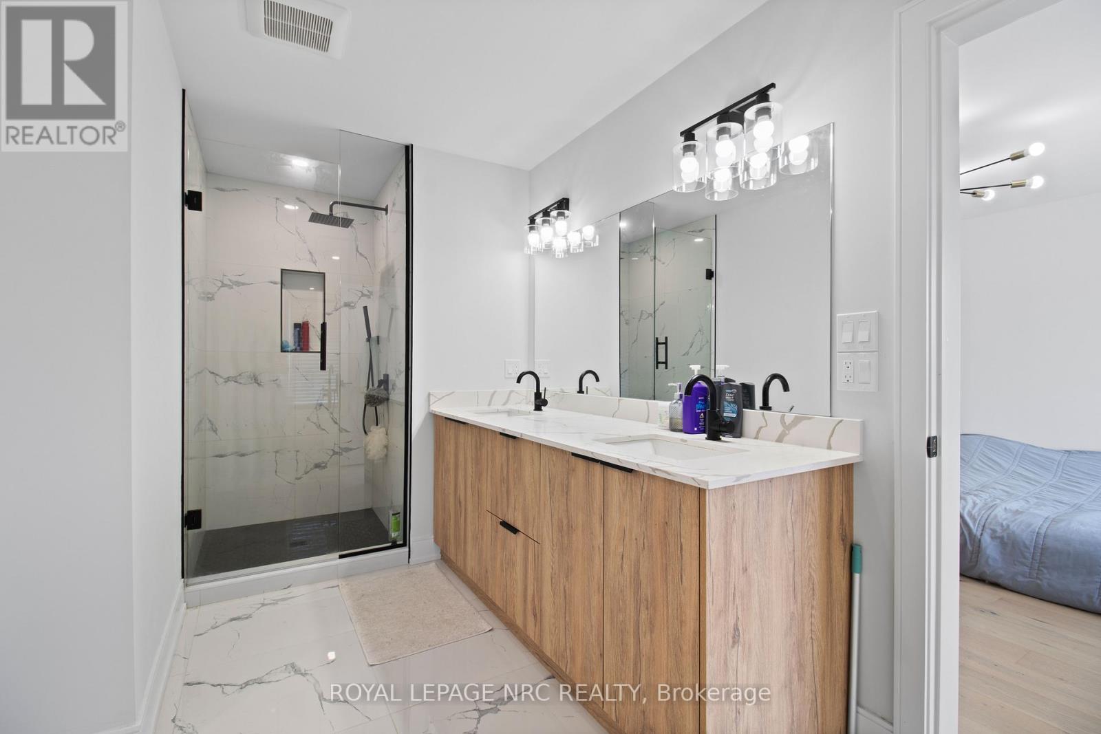 Upper - 7392 Splendour Drive, Niagara Falls, Ontario  L2H 3V8 - Photo 15 - X12670962