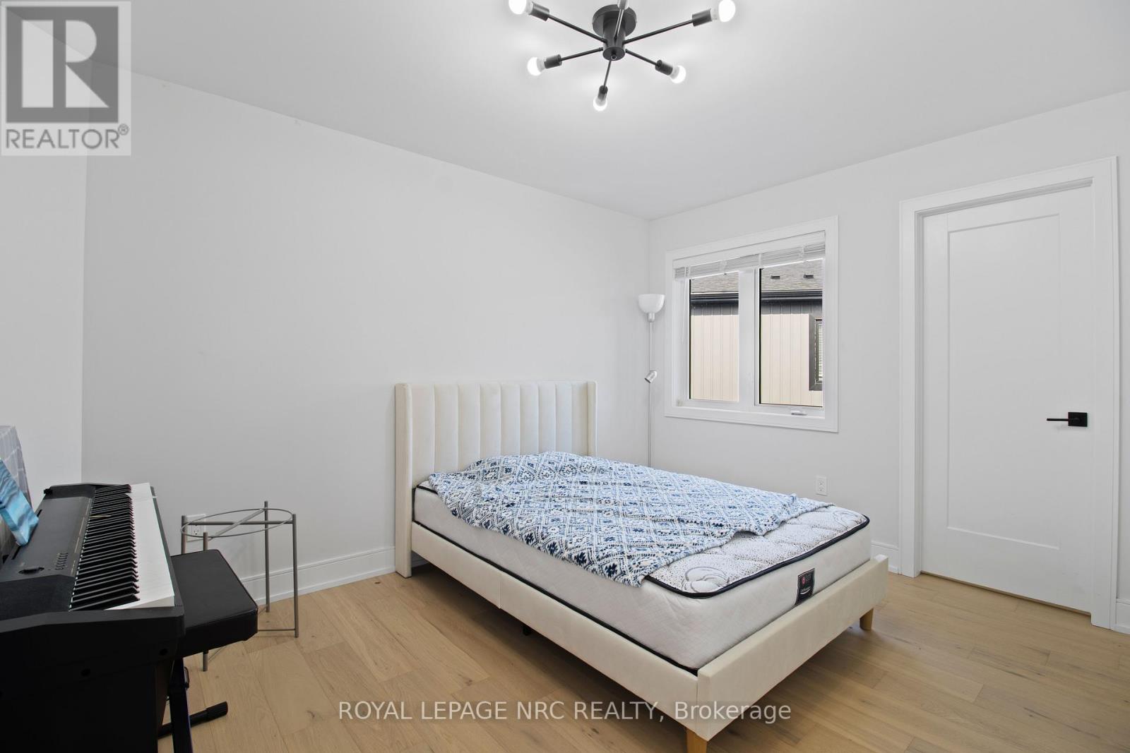 Upper - 7392 Splendour Drive, Niagara Falls, Ontario  L2H 3V8 - Photo 18 - X12670962