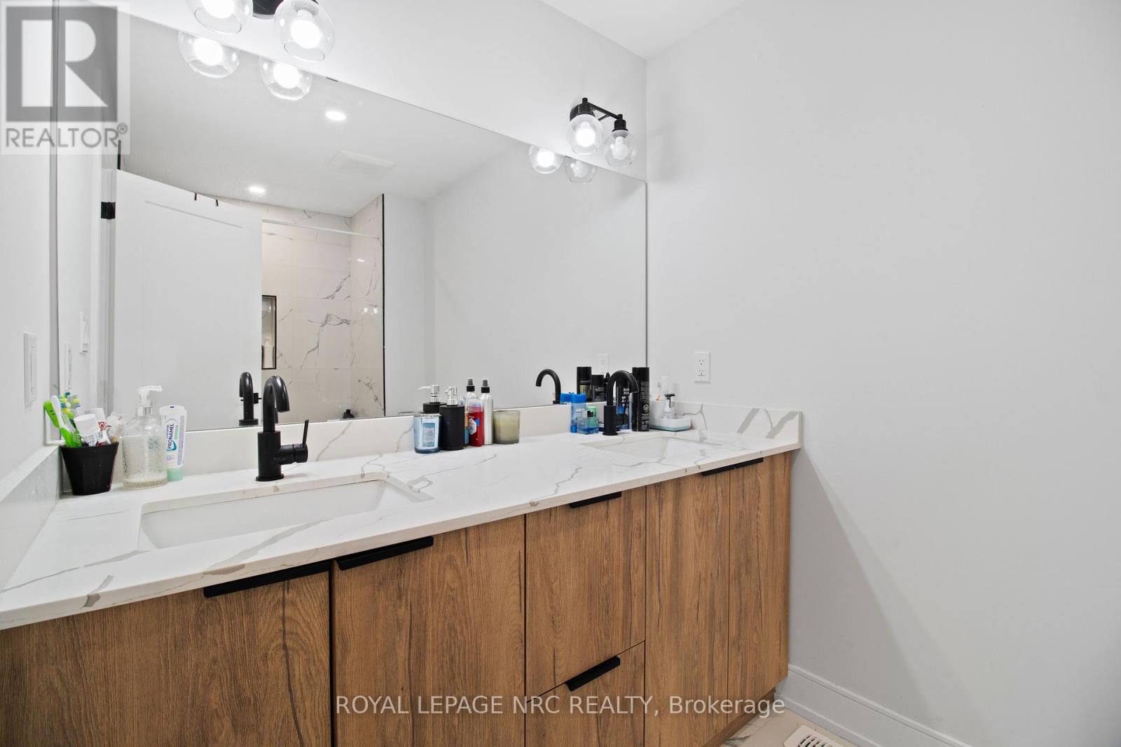 Upper - 7392 Splendour Drive, Niagara Falls, Ontario  L2H 3V8 - Photo 20 - X12670962