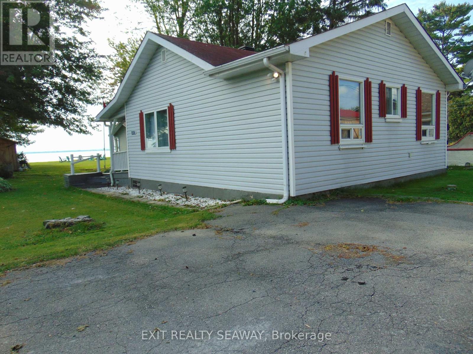 6242 Maple Avenue, South Glengarry, Ontario  K0C 1N0 - Photo 3 - X12670950