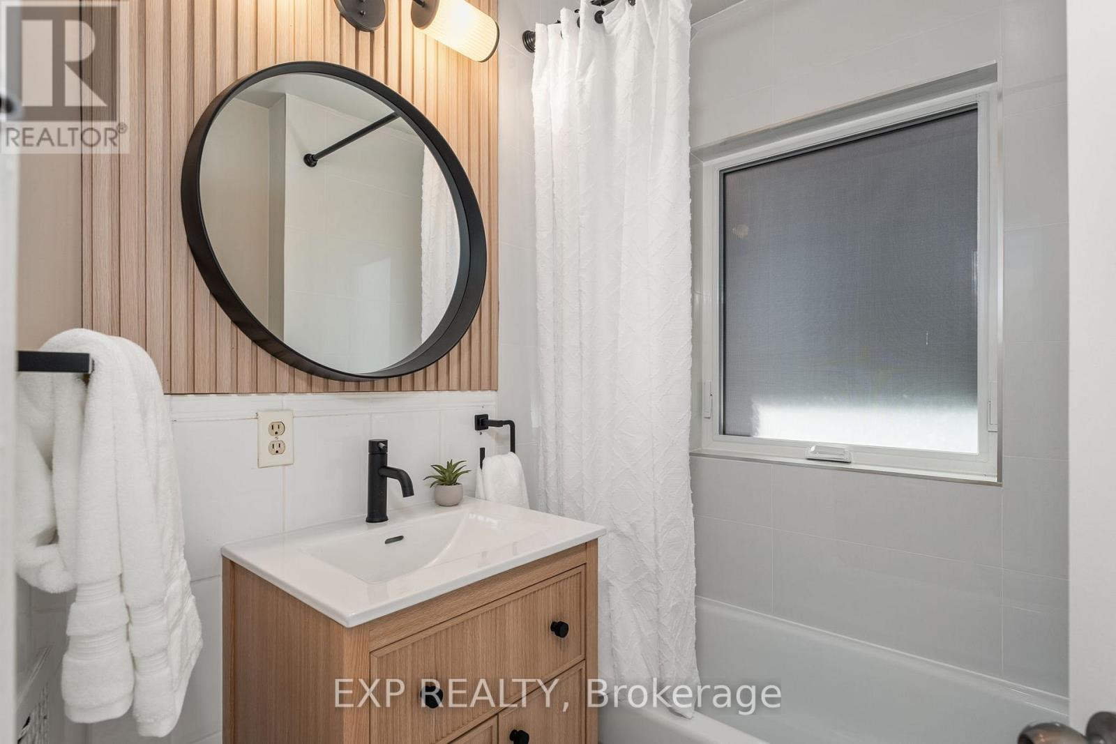 29 Grace Street, Toronto, Ontario  M6J 2S4 - Photo 17 - C12670900