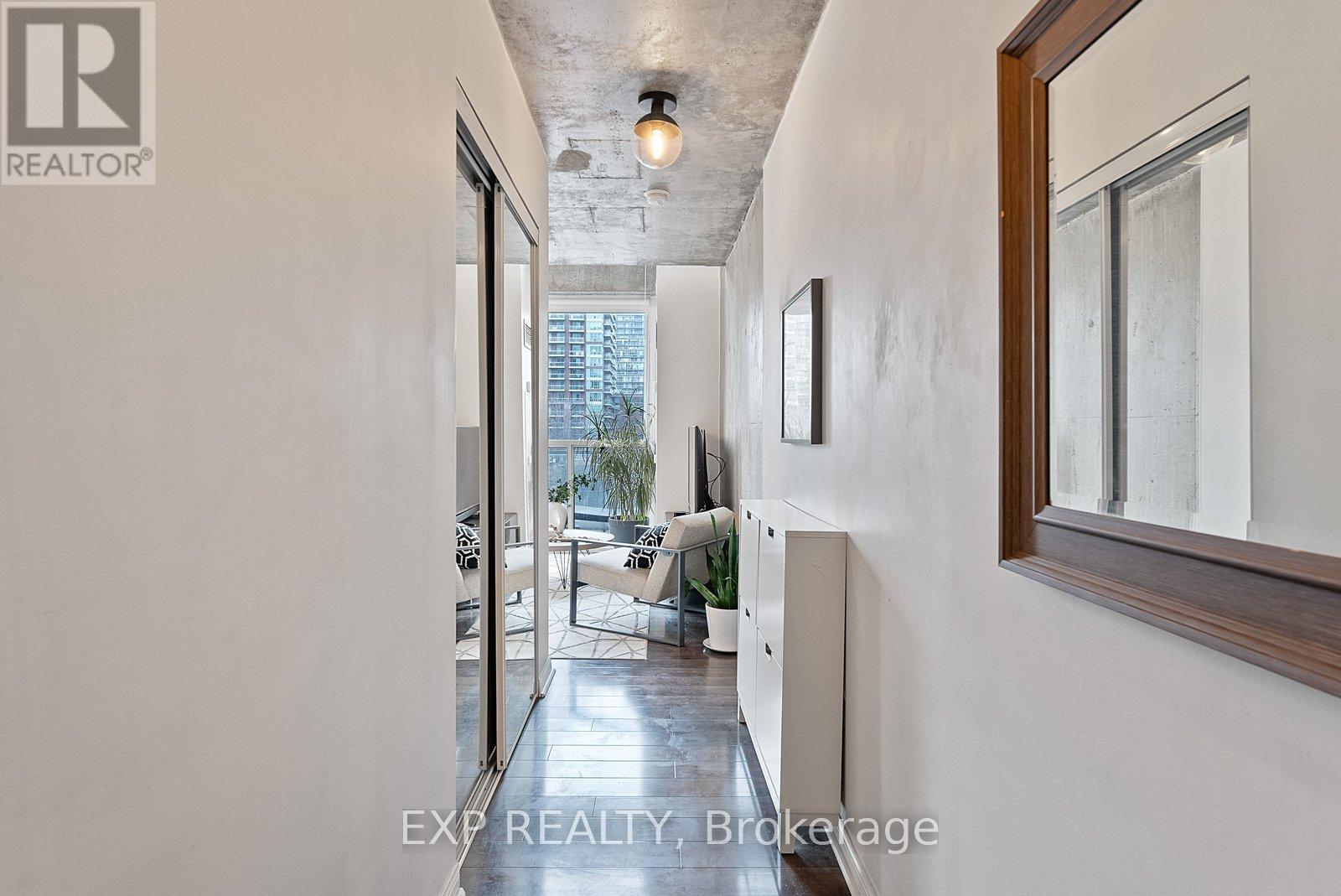 401 - 1029 King Street W, Toronto, Ontario  M6K 1J7 - Photo 2 - C12670914