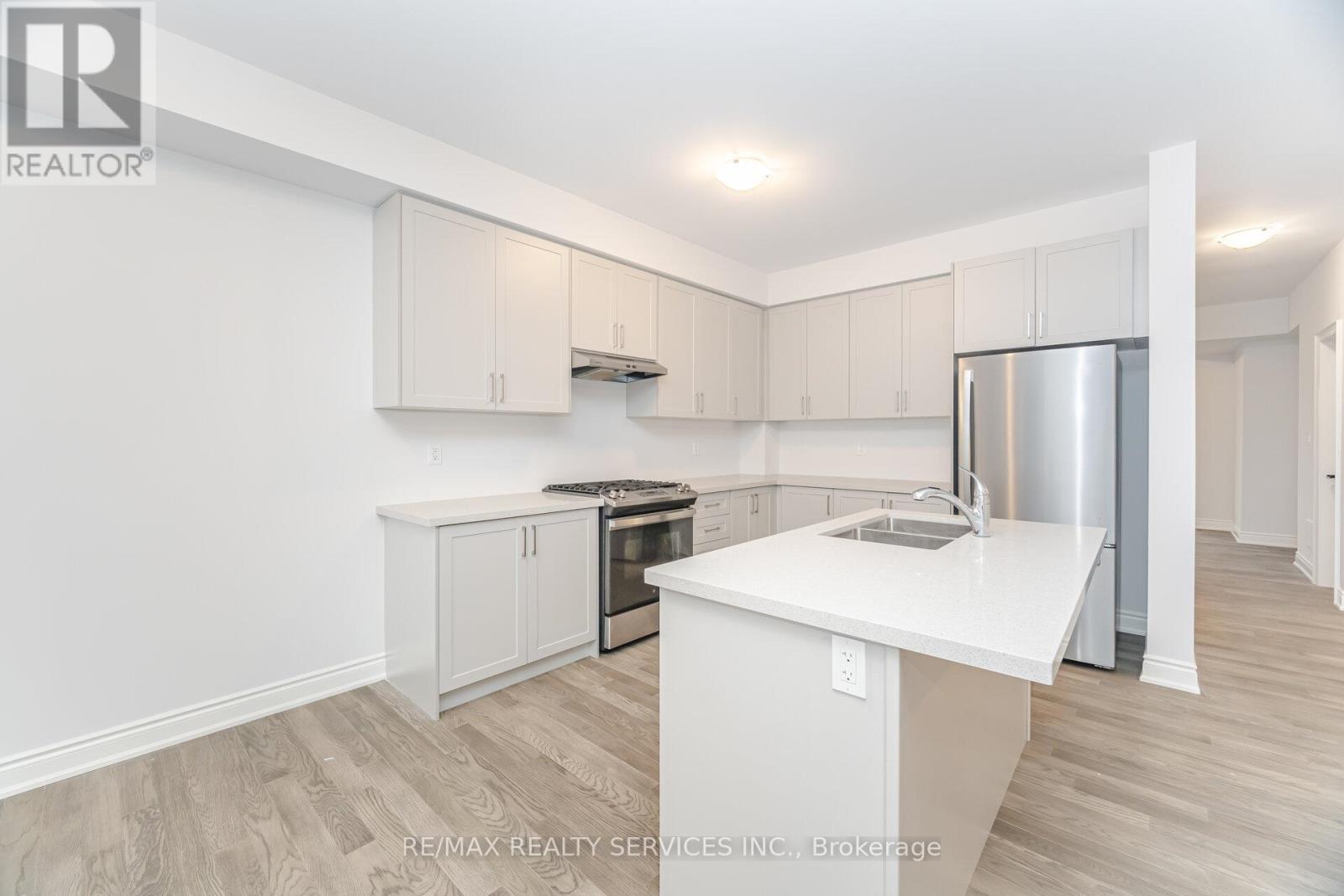 24 Alan Williams Trail, Uxbridge, Ontario  L9P 0R6 - Photo 2 - N12670934