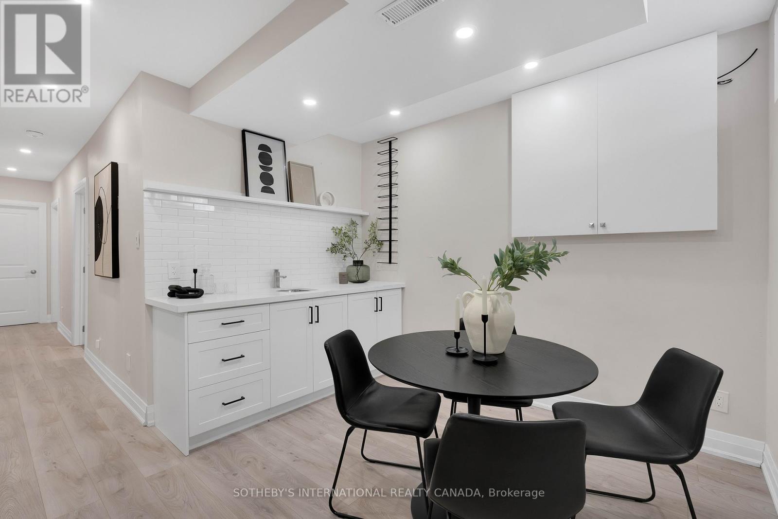 15 Wenderly Drive, Aurora, Ontario  L4G 1V2 - Photo 13 - N12670974