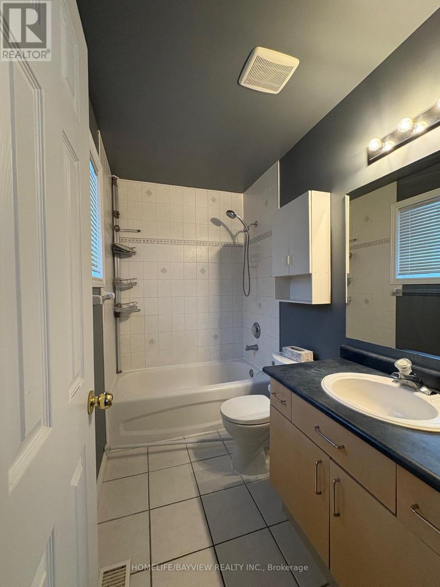 4 Quinlan Road, Barrie, Ontario  L4M 7A9 - Photo 11 - S12670948