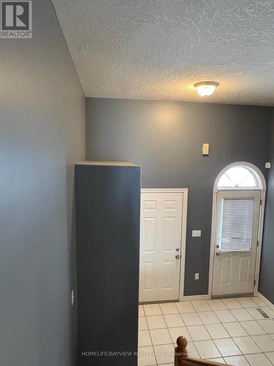 4 Quinlan Road, Barrie, Ontario  L4M 7A9 - Photo 3 - S12670948