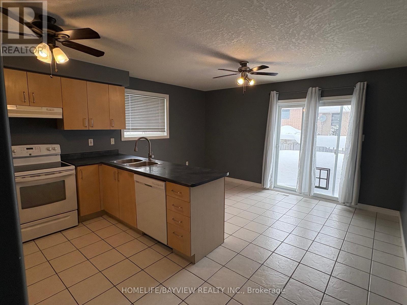 4 Quinlan Road, Barrie, Ontario  L4M 7A9 - Photo 9 - S12670948